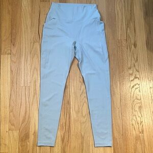 Uniqlo AIRism Soft Leggings